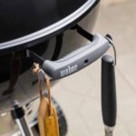 Barbecue au charbon de bois Weber Original Kettle Premium – Noir - Image 11