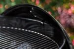 Barbecue au charbon de bois Weber Original Kettle Premium – Noir - Image 3